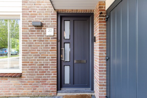 Foto - Te koop: 2-1- kapwoning met oprit!